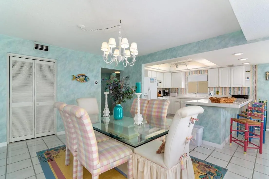 Holiday home 2096 Beach Front 3 Bdrm Beachfront Condo Free Beach Setup Destin
