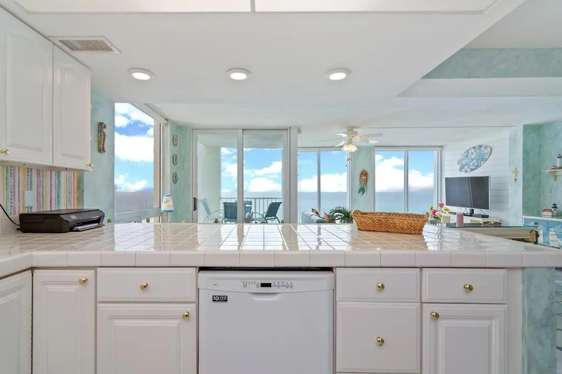 Holiday home 2096 Beach Front 3 Bdrm Beachfront Condo Free Beach Setup Destin